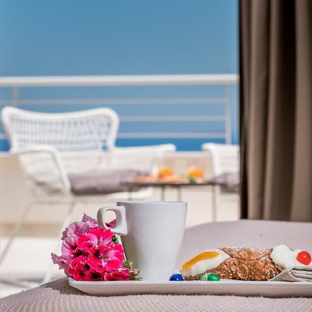 Villa Maria Con Piscina E Vista Mare カステッランマーレ・デル・ゴルフォ 部屋 写真