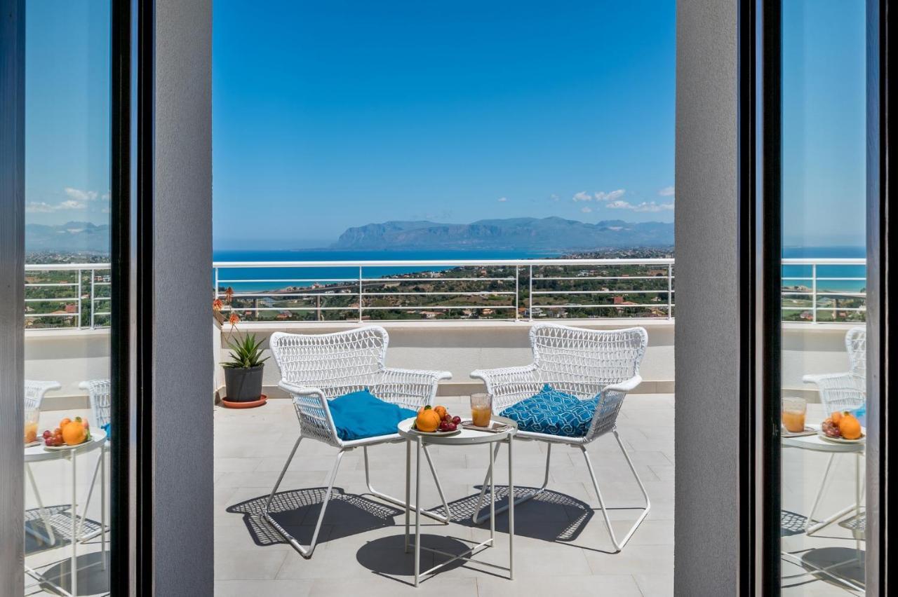 Villa Maria Con Piscina E Vista Mare カステッランマーレ・デル・ゴルフォ 部屋 写真
