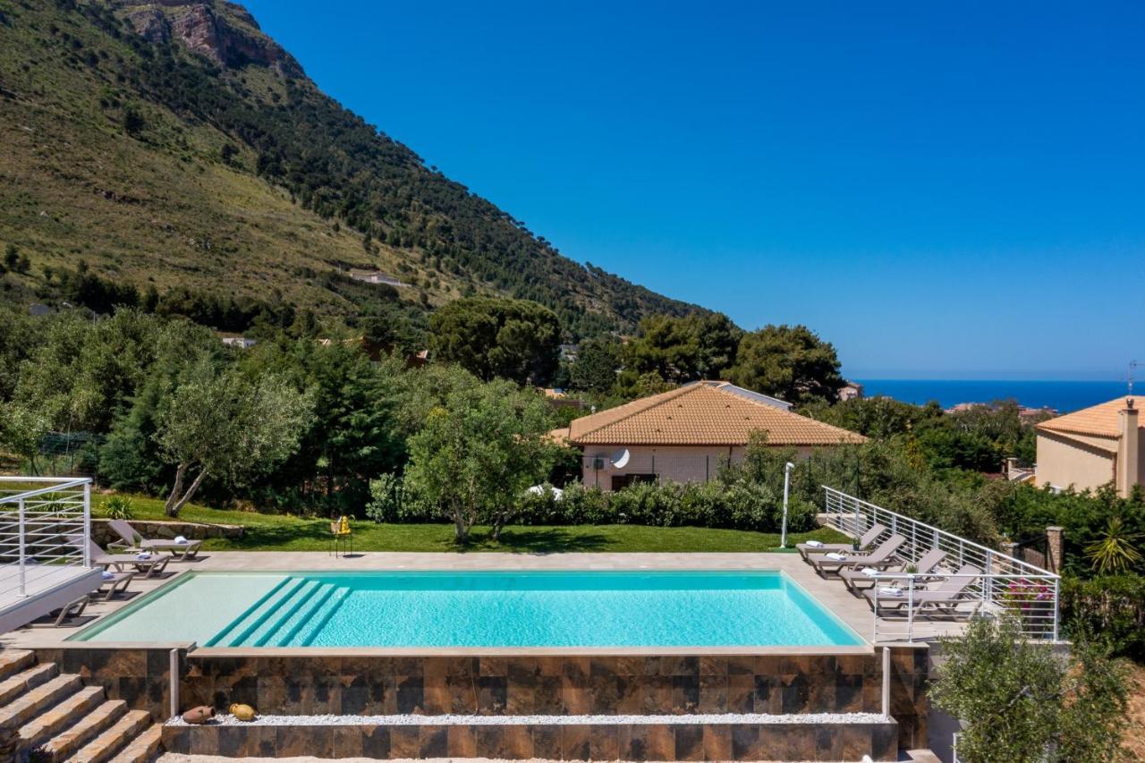 Villa Maria Con Piscina E Vista Mare カステッランマーレ・デル・ゴルフォ エクステリア 写真