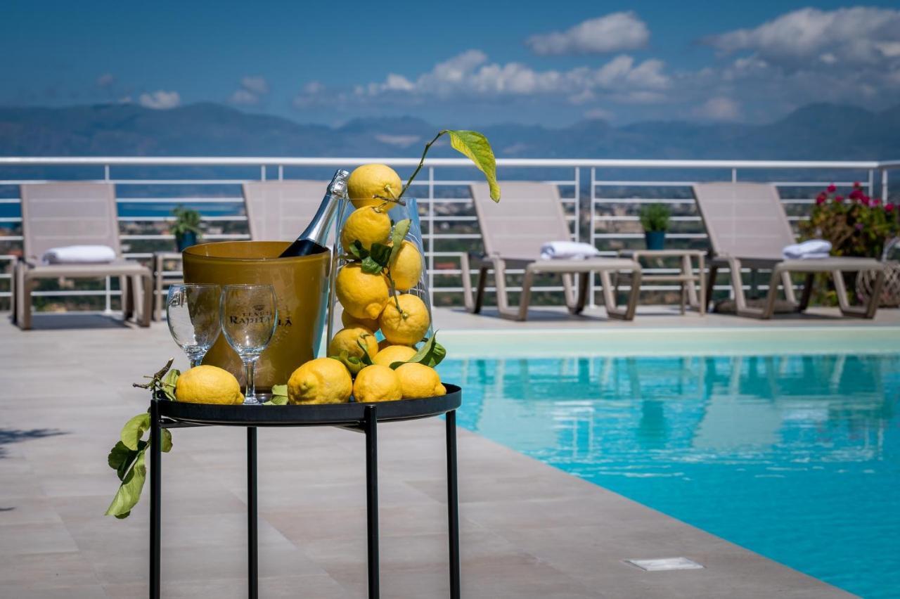 Villa Maria Con Piscina E Vista Mare カステッランマーレ・デル・ゴルフォ エクステリア 写真
