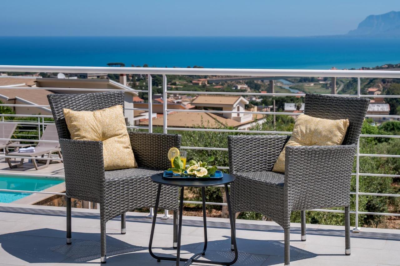 Villa Maria Con Piscina E Vista Mare カステッランマーレ・デル・ゴルフォ 部屋 写真