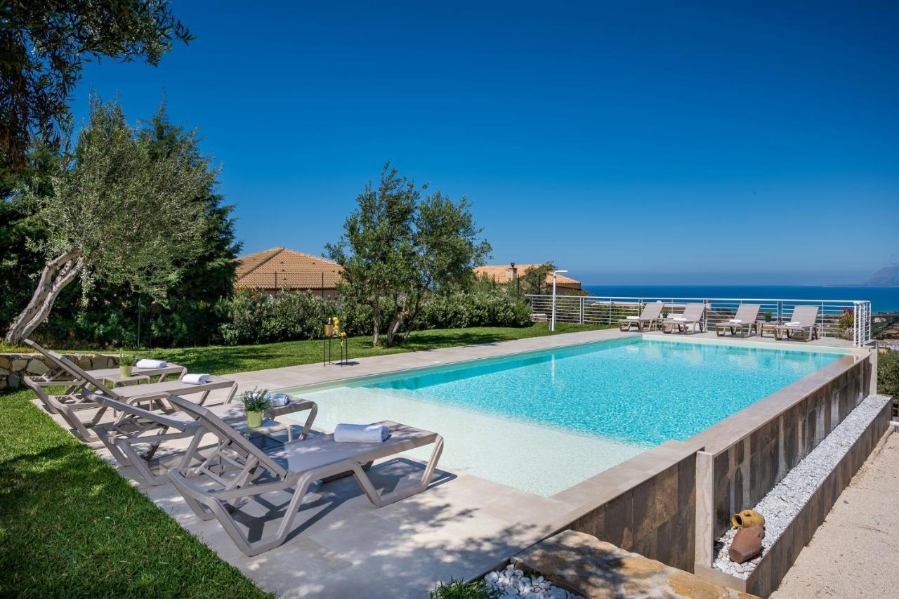 Villa Maria Con Piscina E Vista Mare カステッランマーレ・デル・ゴルフォ エクステリア 写真