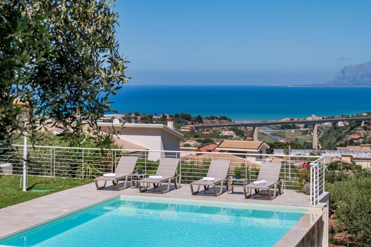 Villa Maria Con Piscina E Vista Mare カステッランマーレ・デル・ゴルフォ エクステリア 写真