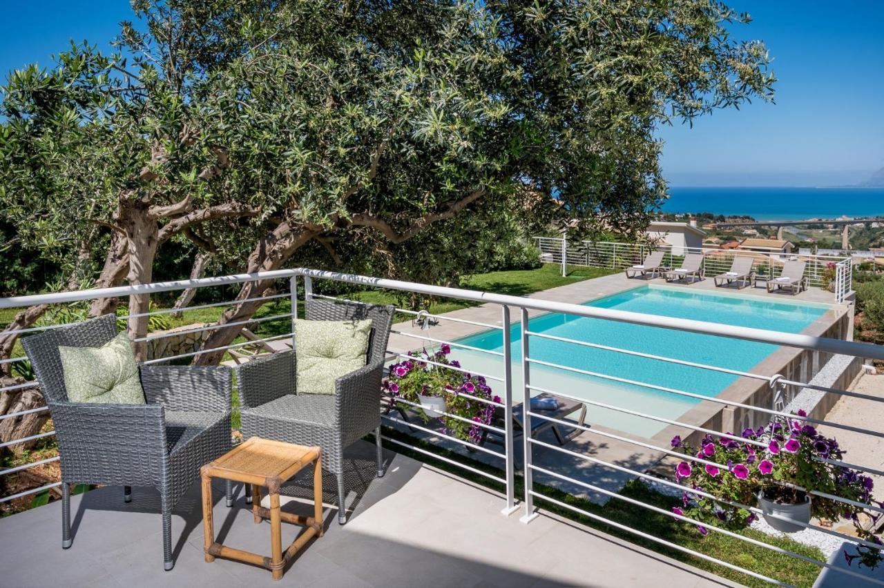 Villa Maria Con Piscina E Vista Mare カステッランマーレ・デル・ゴルフォ エクステリア 写真
