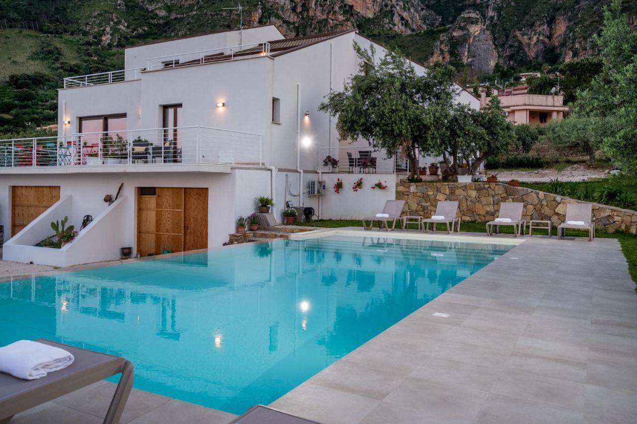 Villa Maria Con Piscina E Vista Mare カステッランマーレ・デル・ゴルフォ エクステリア 写真