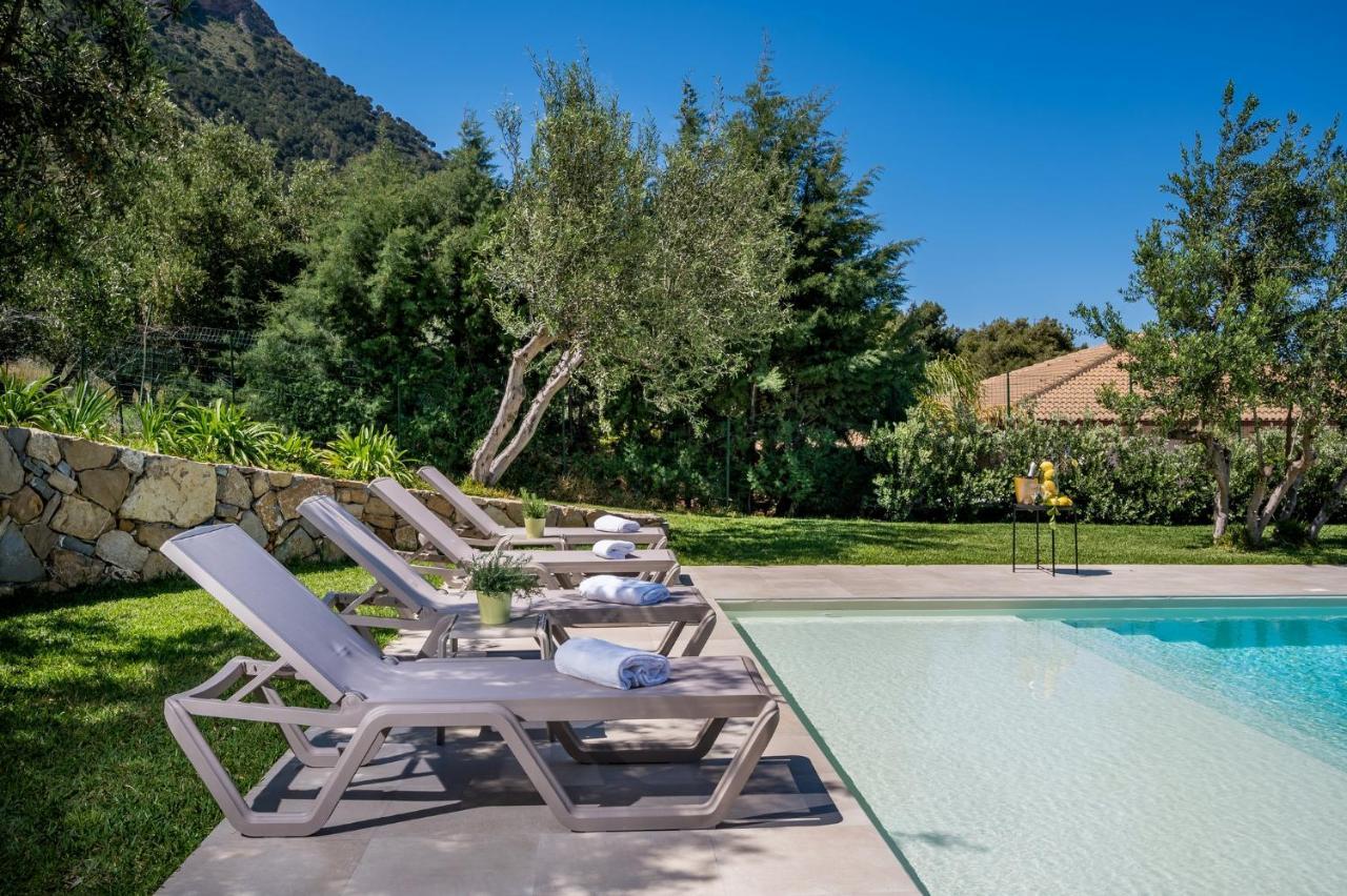 Villa Maria Con Piscina E Vista Mare カステッランマーレ・デル・ゴルフォ エクステリア 写真